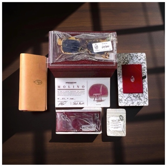 Jacques Marie Mage Molino Sunglasses |
Limited Edition Tortoiseshell - Picture 11 of 14